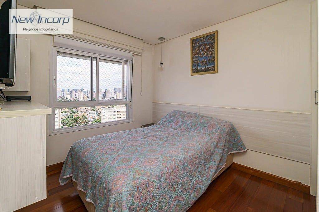 Apartamento à venda com 3 quartos, 210m² - Foto 32