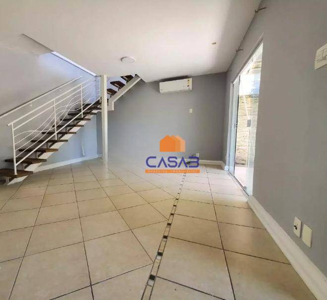 Casa de Condomínio à venda com 3 quartos, 245m² - Foto 12