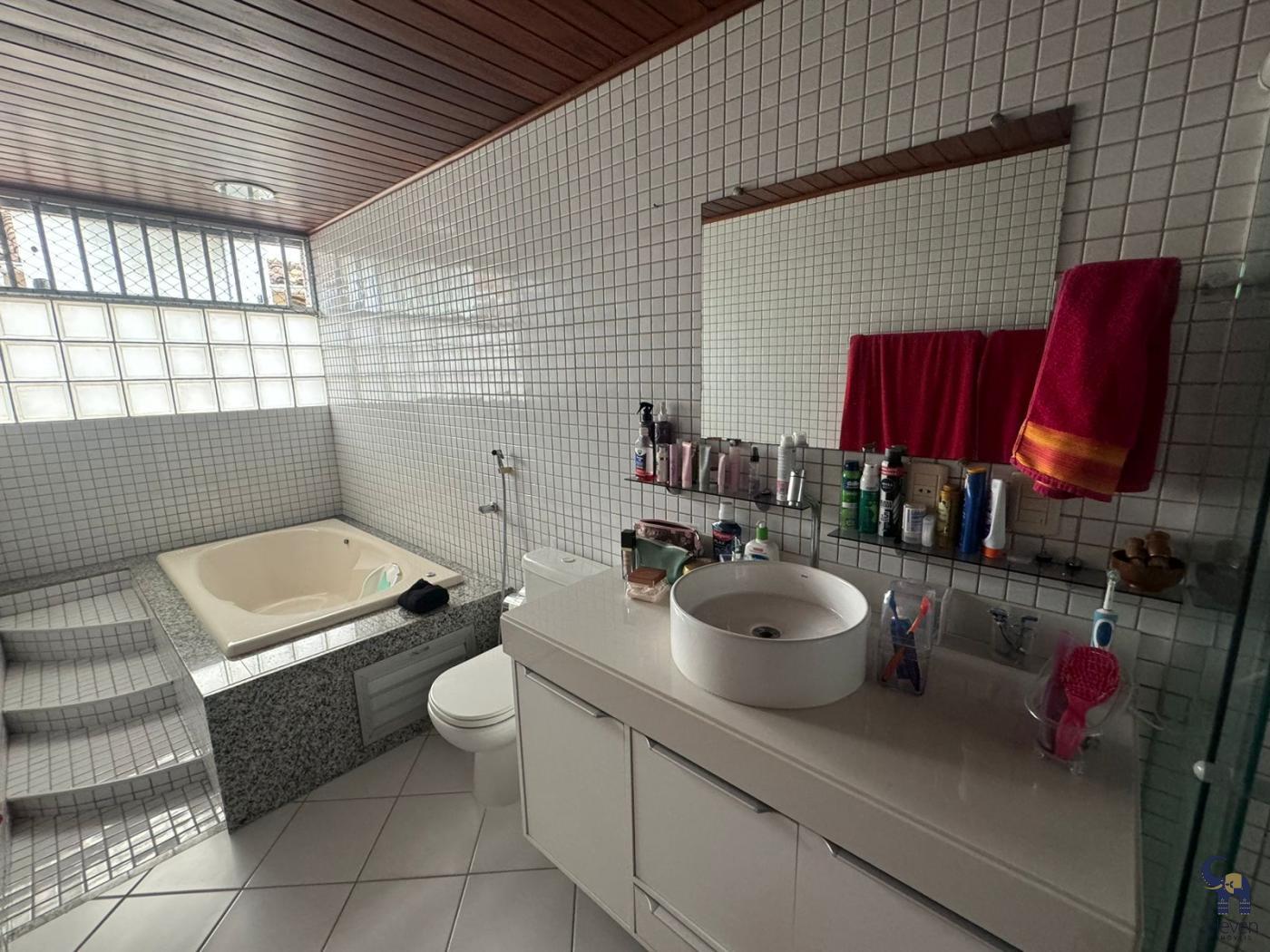 Casa à venda com 4 quartos, 220m² - Foto 28