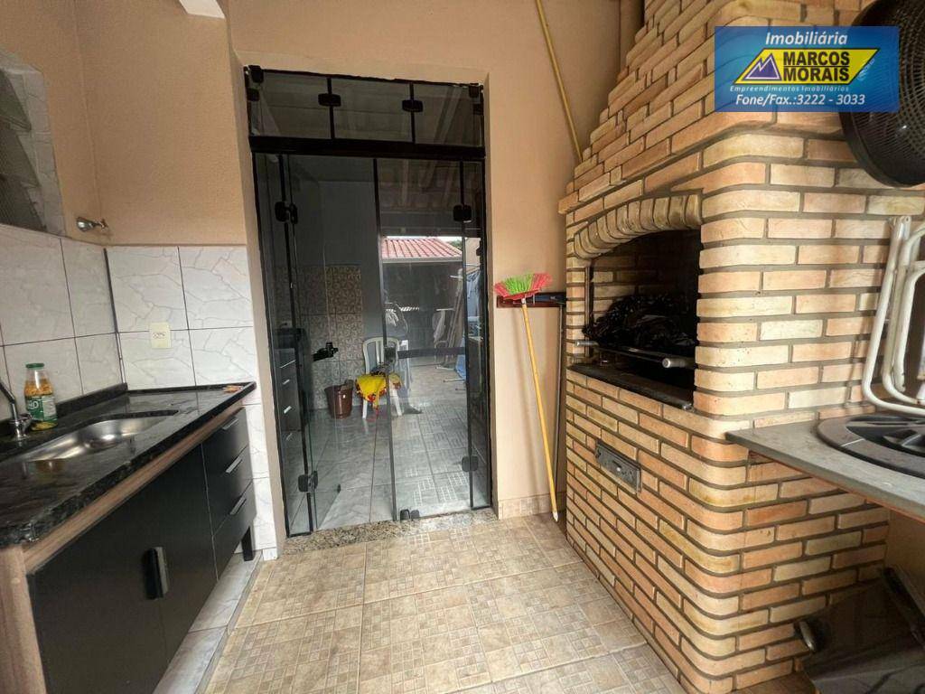 Casa à venda com 3 quartos, 200m² - Foto 17