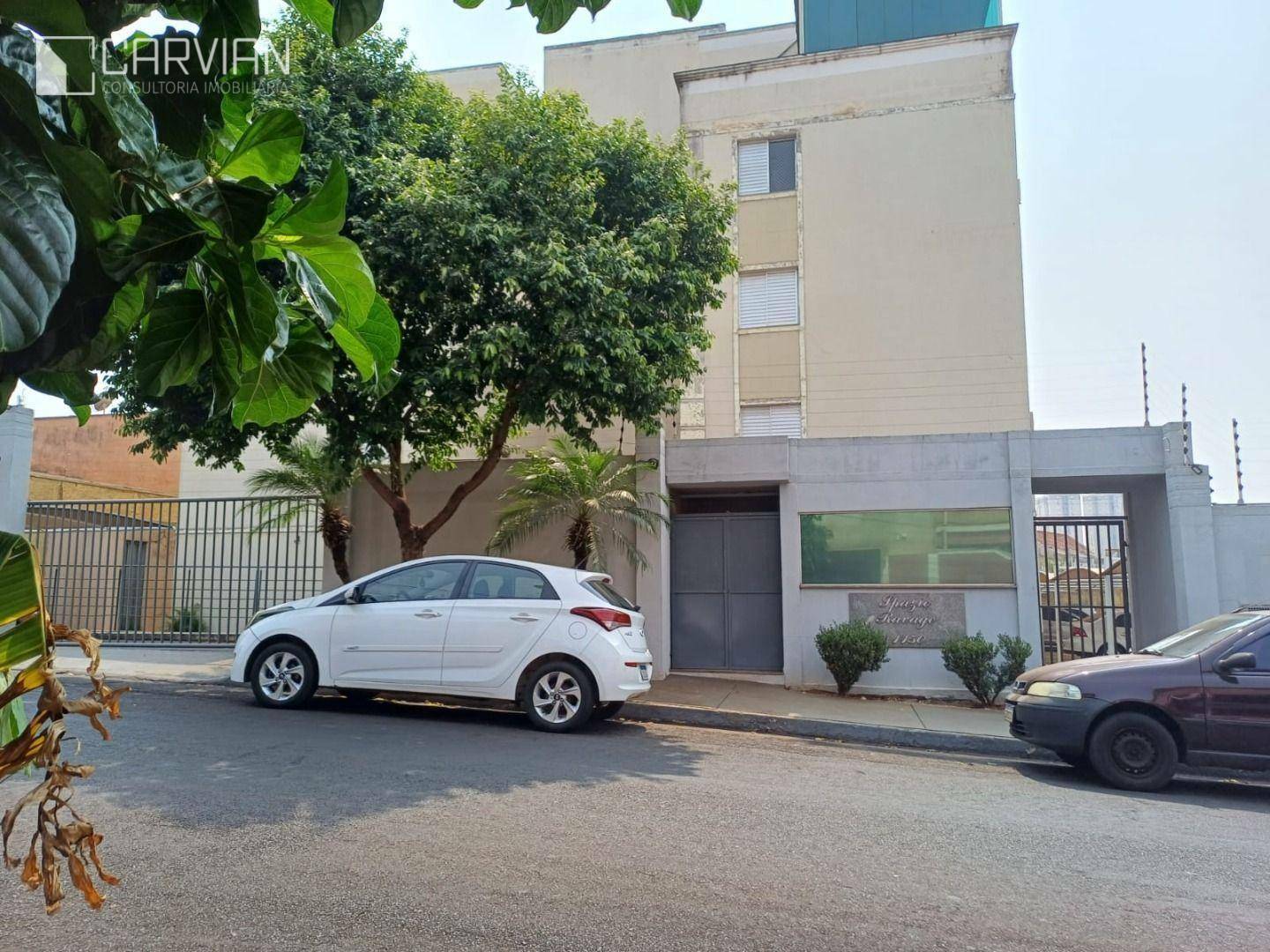 Apartamento à venda com 2 quartos, 79m² - Foto 3