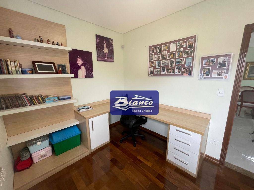 Casa à venda com 3 quartos, 250m² - Foto 13