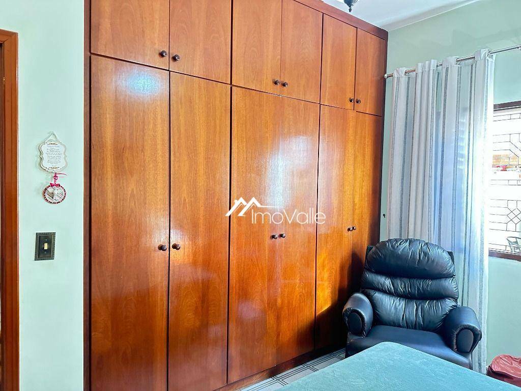 Casa à venda com 3 quartos, 200m² - Foto 18
