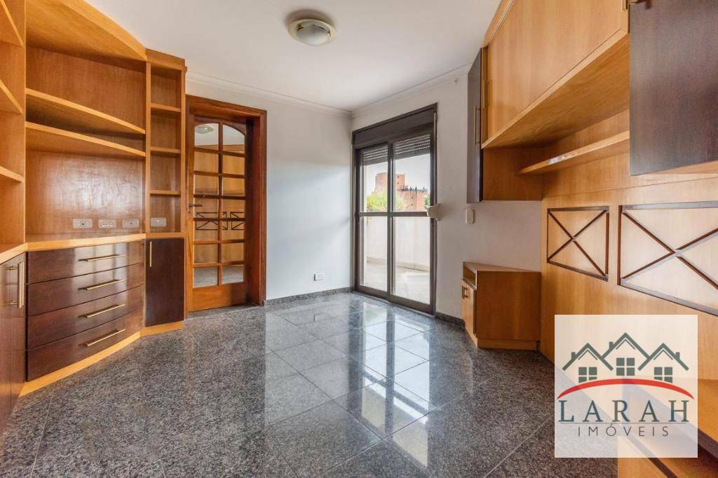 Apartamento para alugar com 4 quartos, 342m² - Foto 4