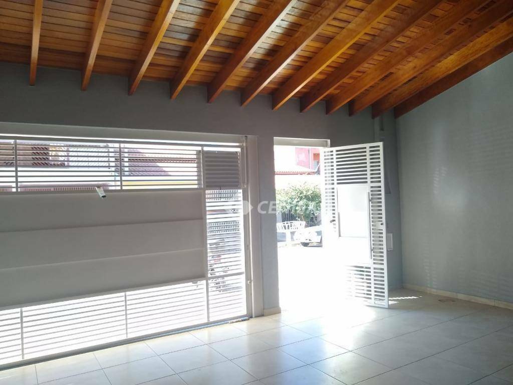 Casa à venda com 3 quartos, 130m² - Foto 1