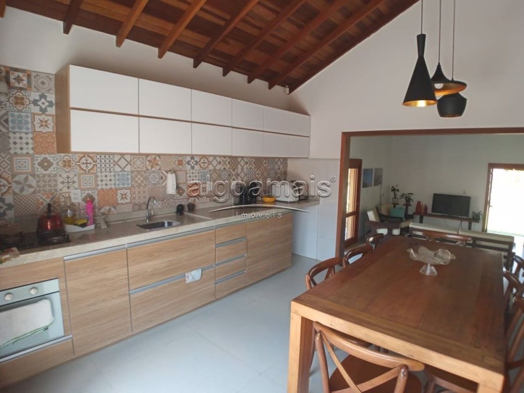 Casa à venda com 6 quartos, 259m² - Foto 11