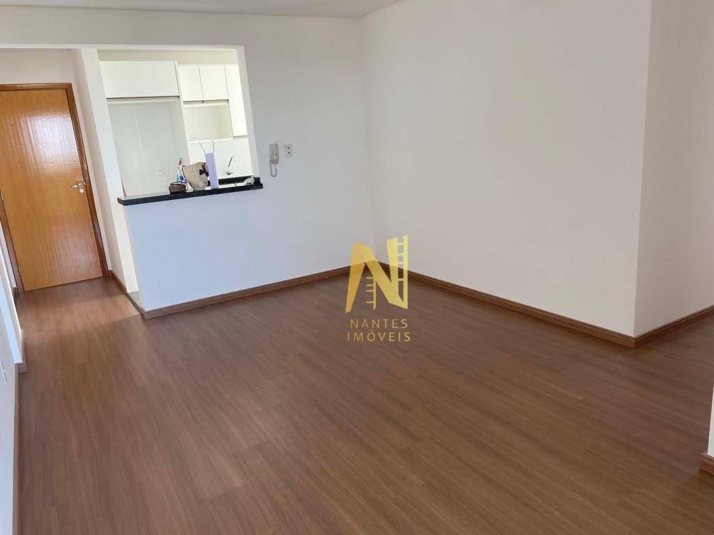 Apartamento à venda com 3 quartos, 123m² - Foto 2