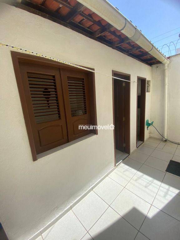 Casa à venda com 3 quartos, 192m² - Foto 18