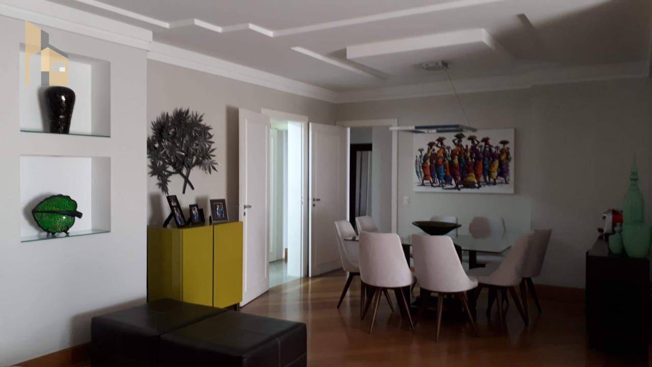 Apartamento à venda com 3 quartos, 210m² - Foto 1