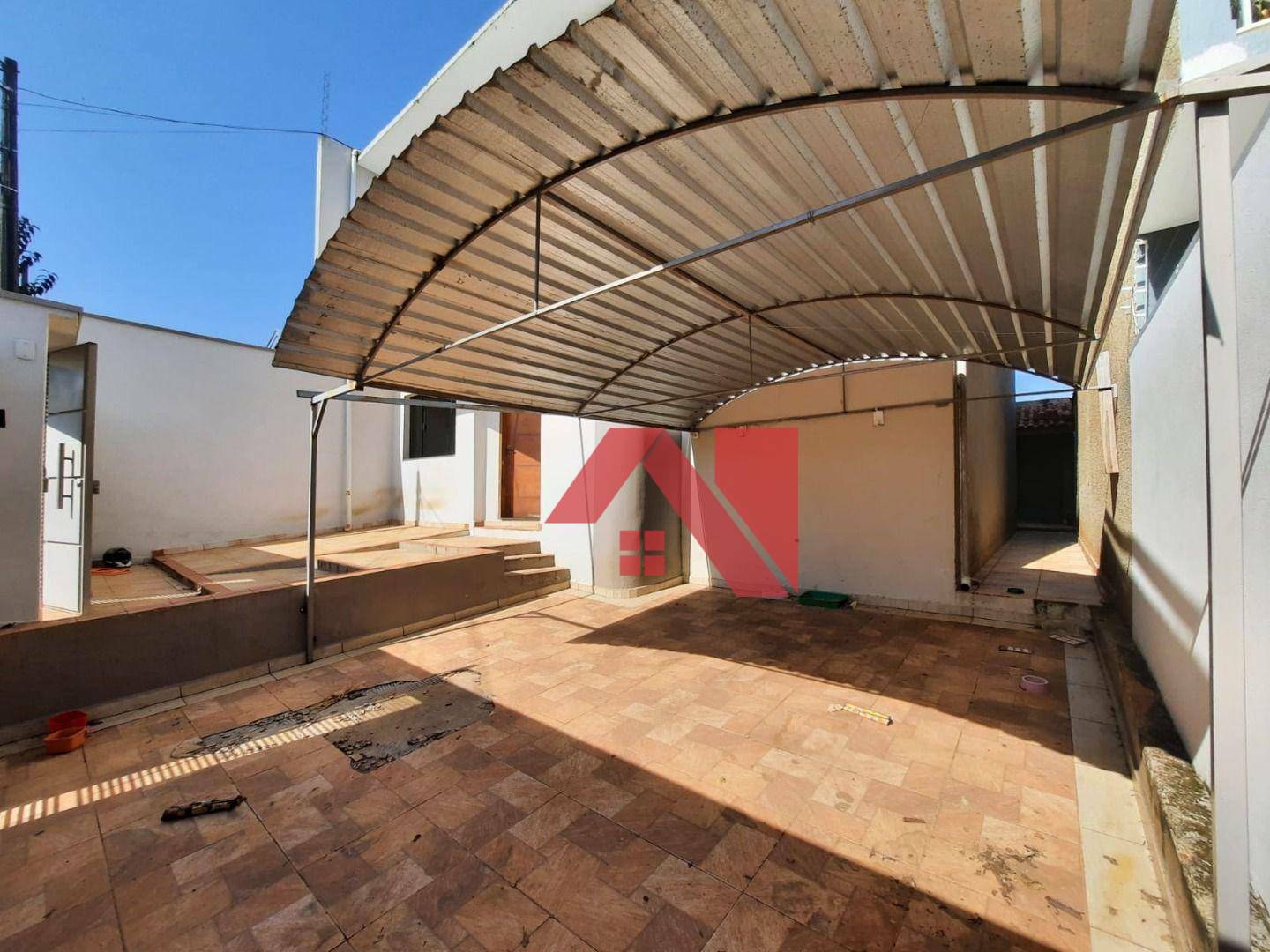 Sobrado à venda e aluguel com 3 quartos, 200m² - Foto 3