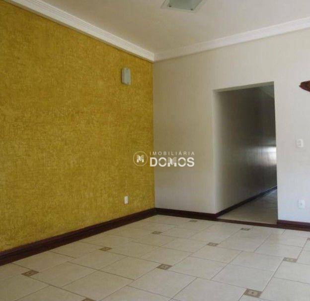 Casa à venda com 3 quartos, 362m² - Foto 6