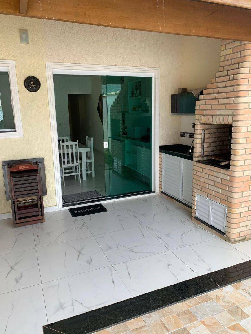 Casa à venda com 3 quartos, 110m² - Foto 1