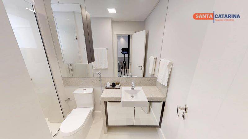 Apartamento à venda com 4 quartos, 237m² - Foto 4