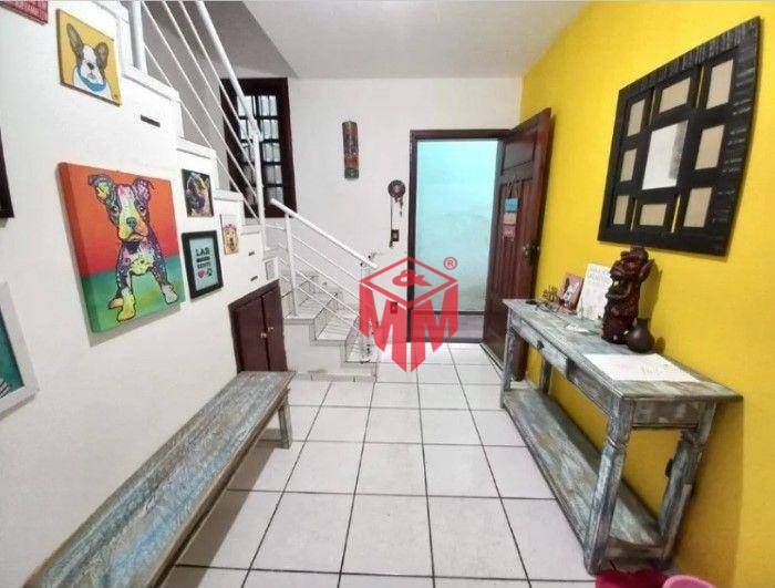 Sobrado à venda com 3 quartos, 185m² - Foto 1