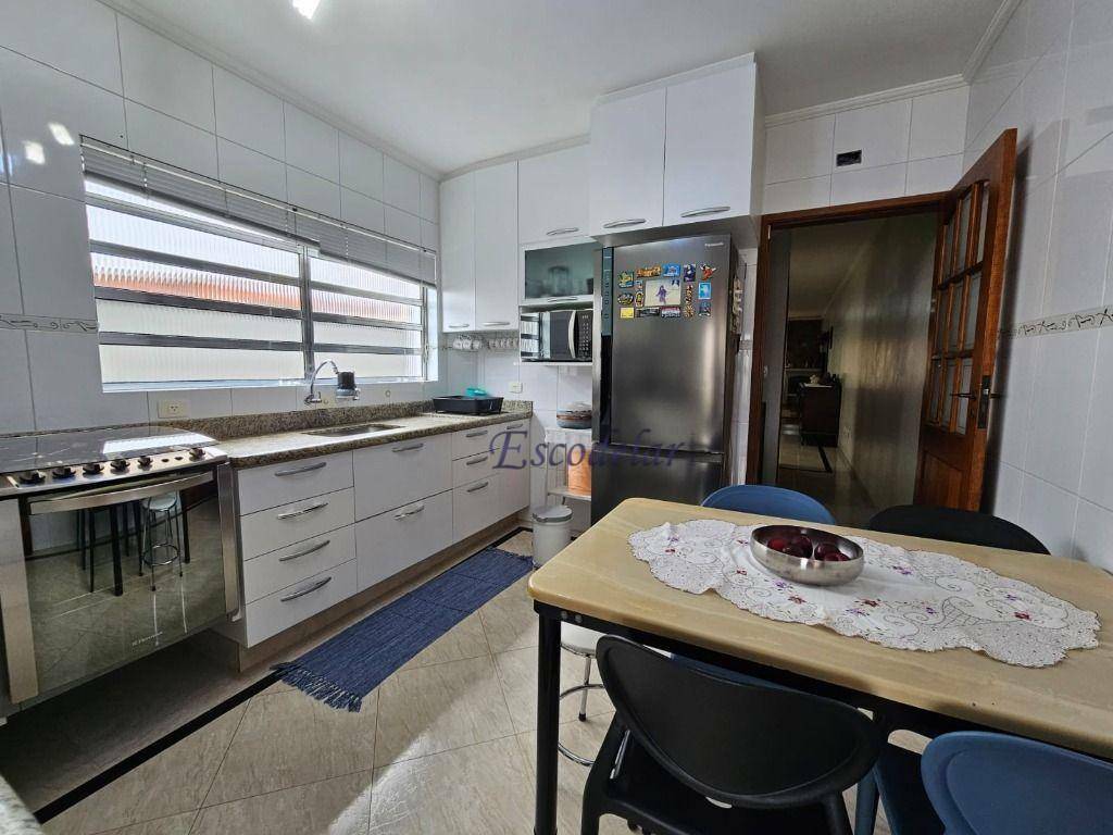 Sobrado à venda com 3 quartos, 218m² - Foto 11