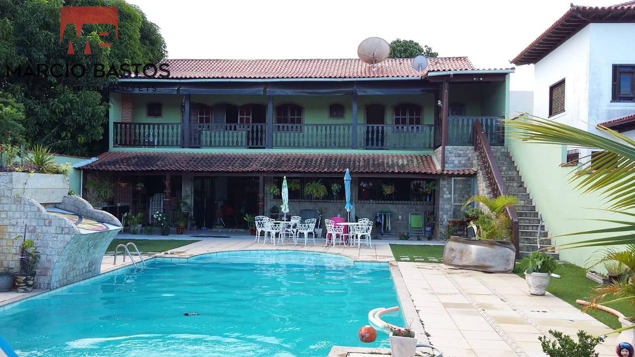 Casa à venda com 4 quartos, 450m² - Foto 1