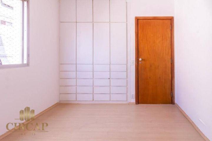 Apartamento à venda com 3 quartos, 130m² - Foto 11