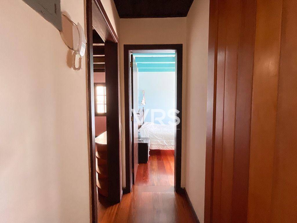 Casa à venda com 5 quartos, 220m² - Foto 40