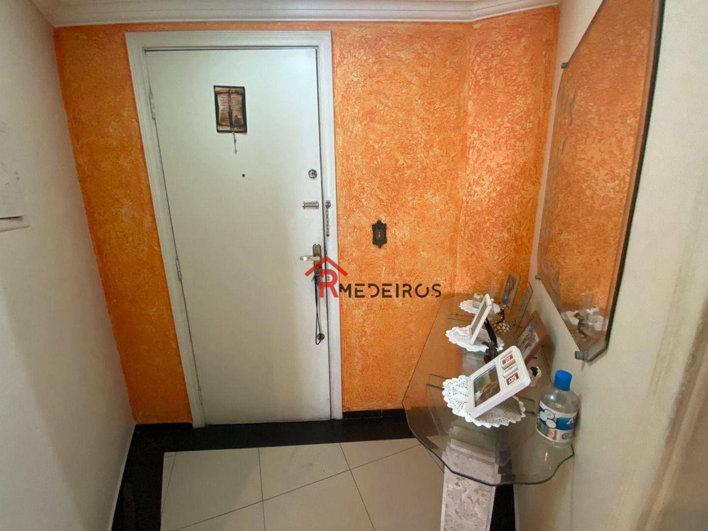 Apartamento à venda com 2 quartos, 72m² - Foto 3