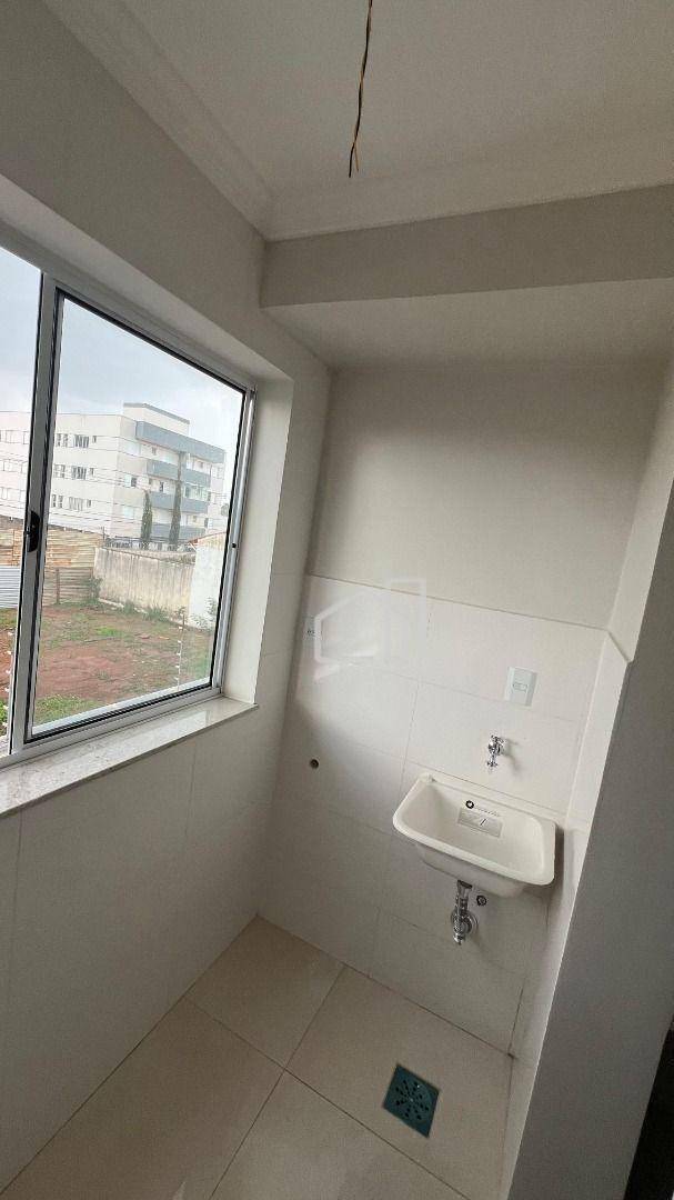 Apartamento à venda com 2 quartos, 9235m² - Foto 2