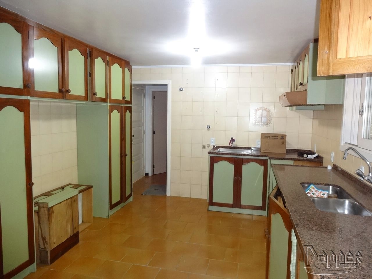 Casa à venda com 3 quartos, 248m² - Foto 7