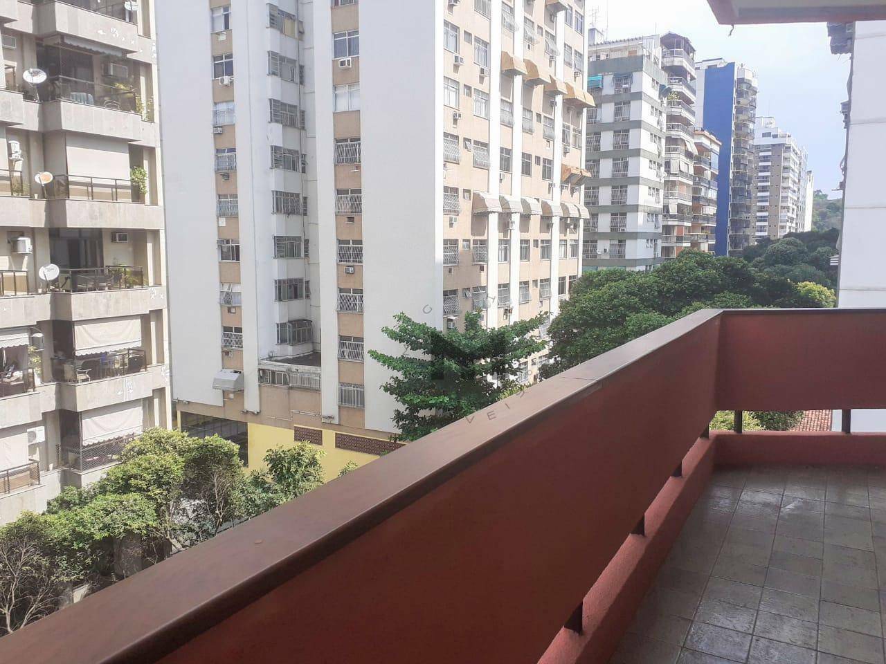 Apartamento à venda com 3 quartos, 120m² - Foto 2