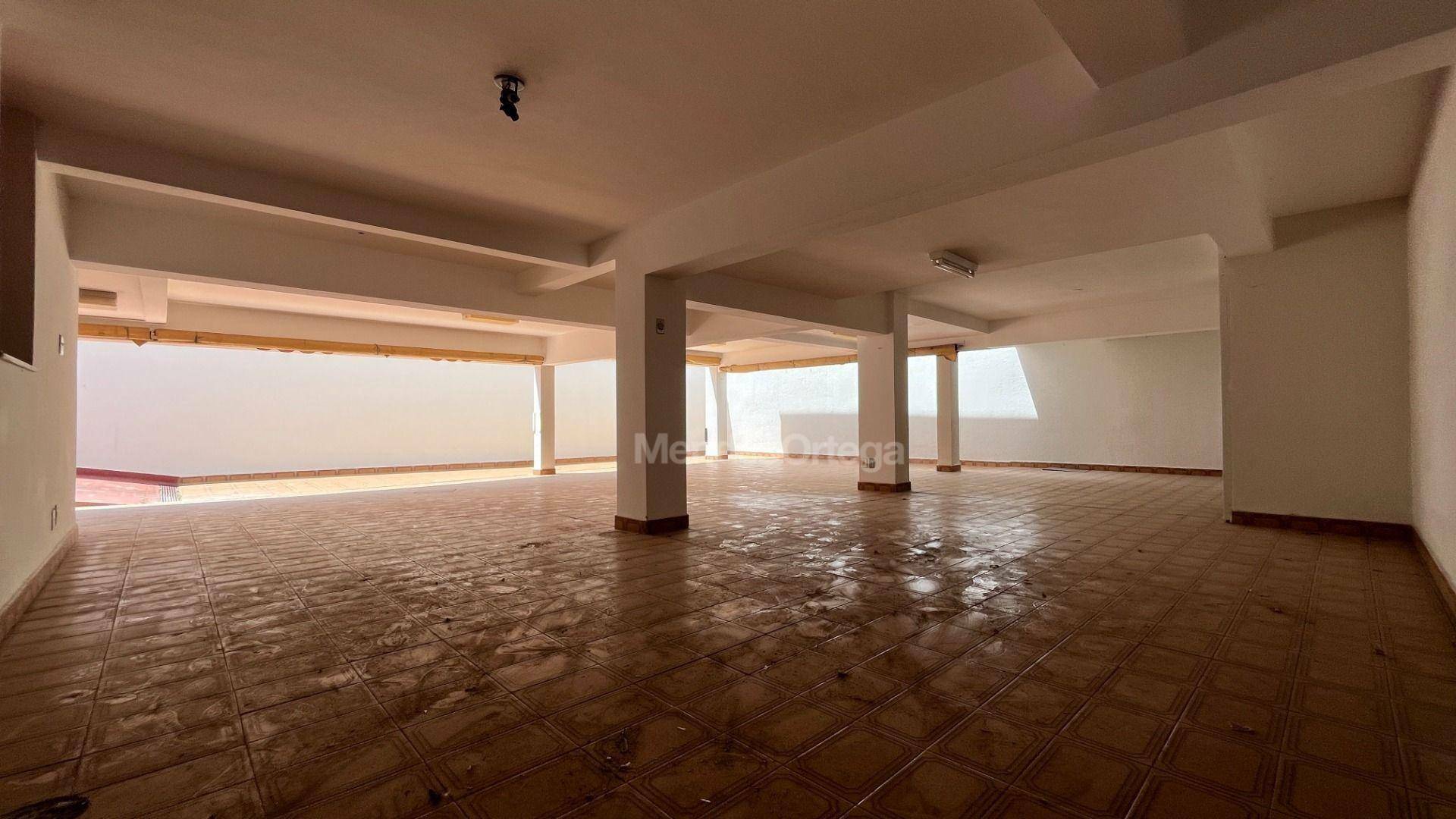 Casa para alugar com 3 quartos, 333m² - Foto 25