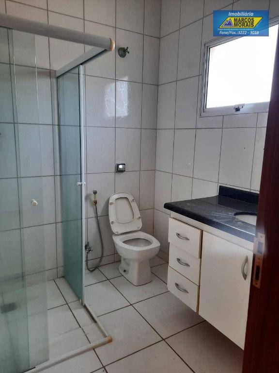 Casa à venda com 4 quartos, 300m² - Foto 28