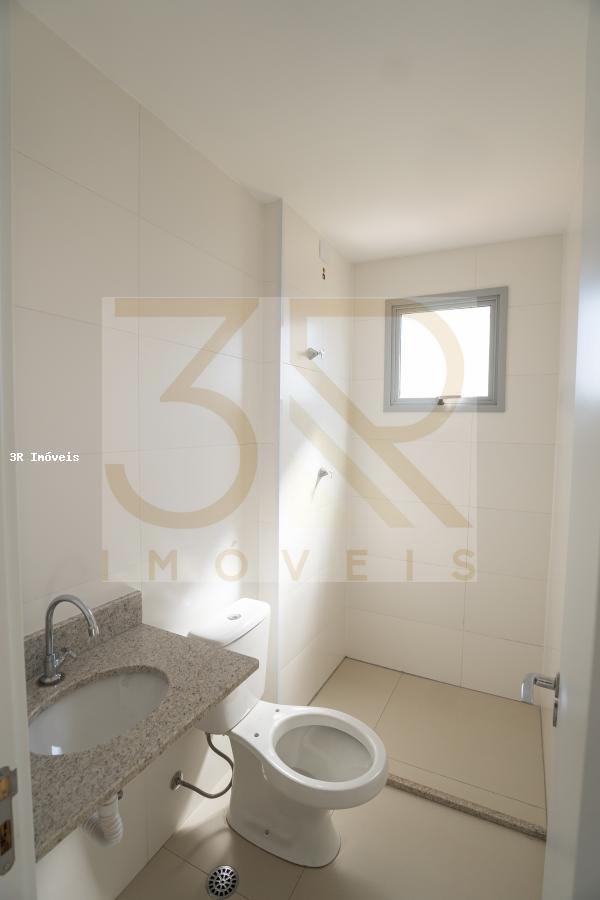 Apartamento à venda com 2 quartos, 65m² - Foto 2