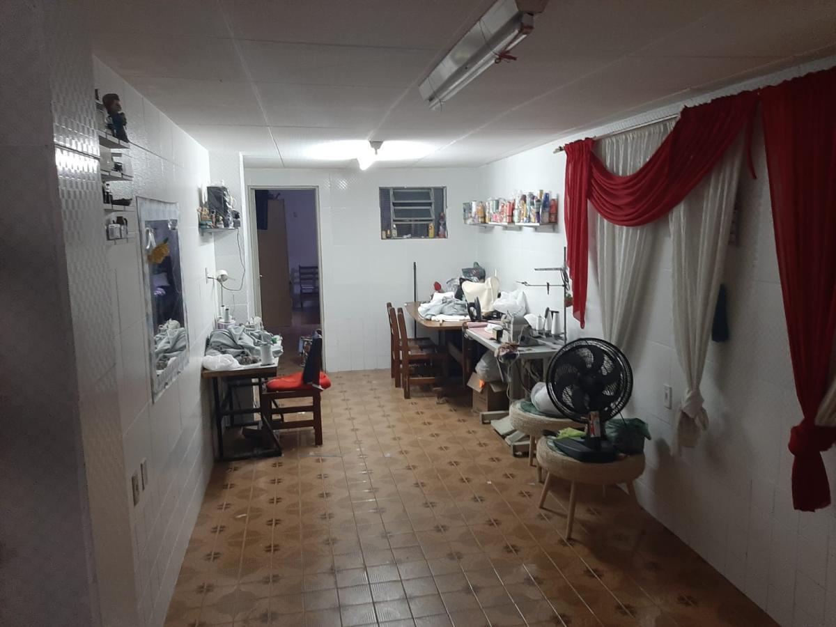 Casa à venda com 4 quartos, 200m² - Foto 8