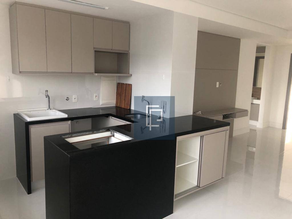 Apartamento à venda e aluguel com 2 quartos, 72m² - Foto 3