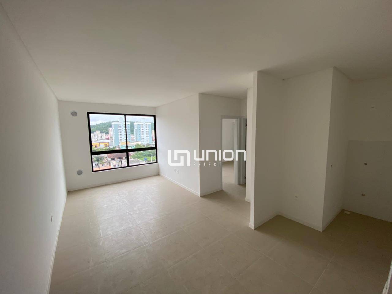 Apartamento à venda com 2 quartos, 62m² - Foto 4