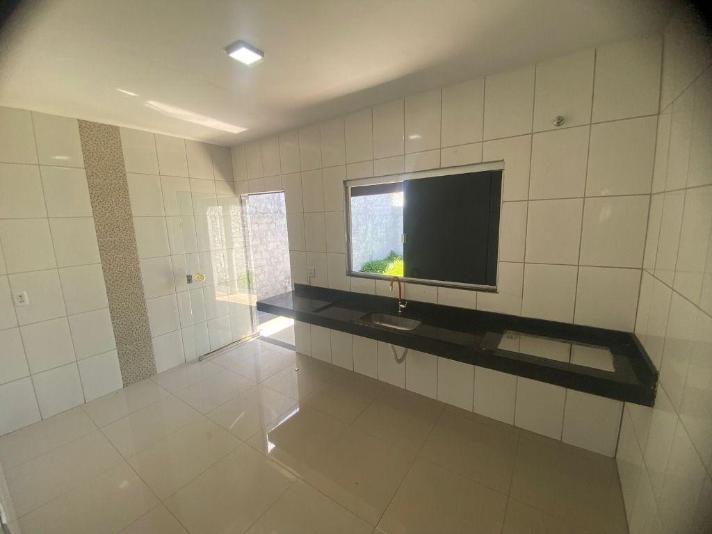 Casa à venda com 2 quartos, 95m² - Foto 2