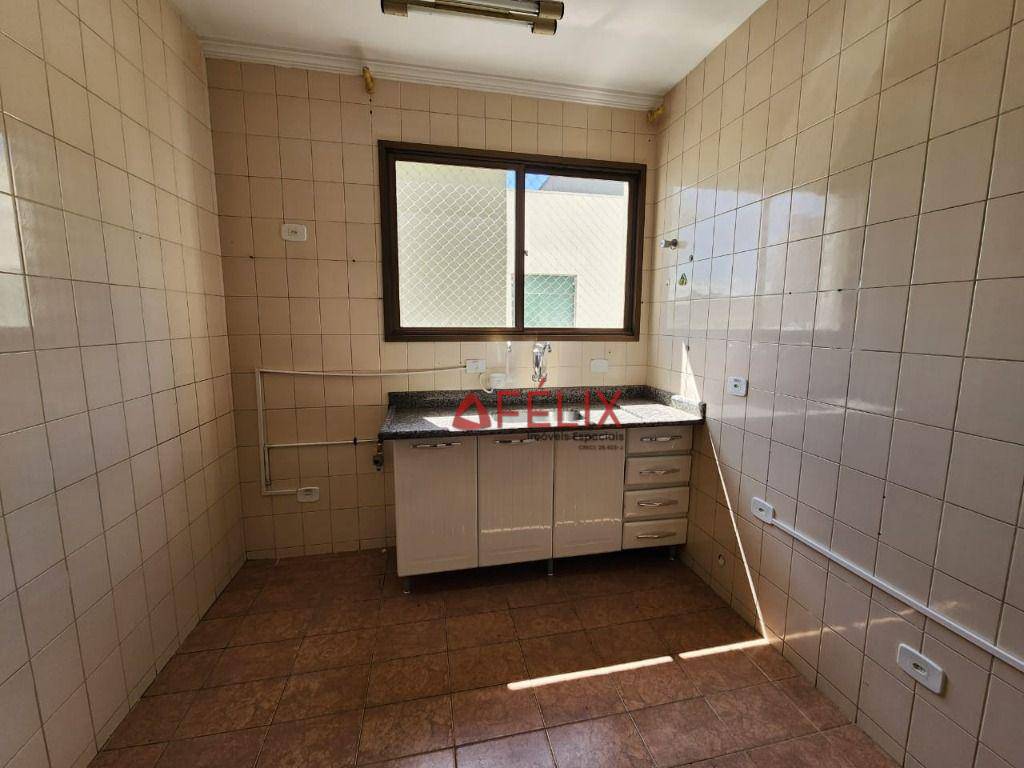 Apartamento à venda com 3 quartos, 111m² - Foto 6