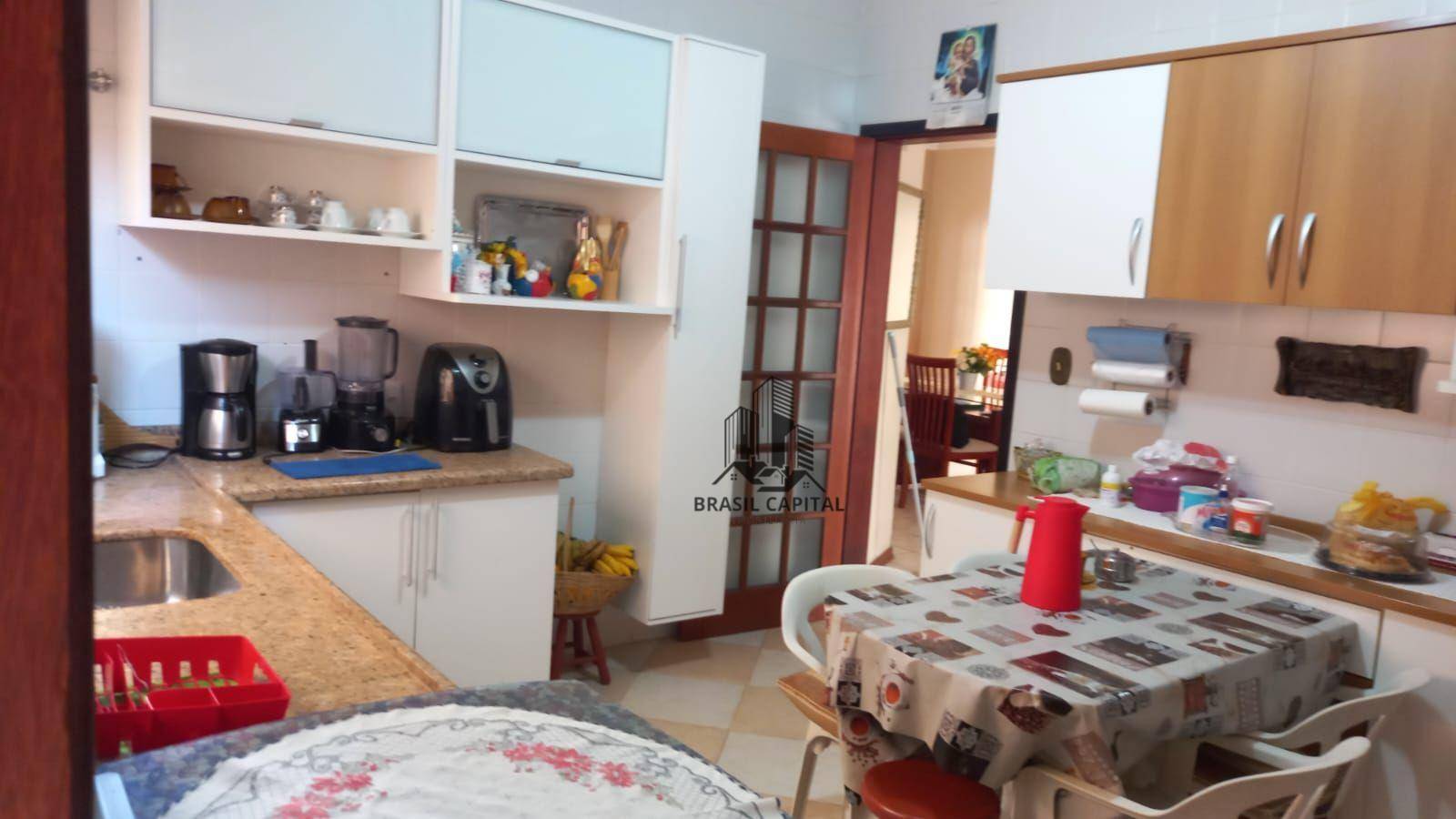 Casa à venda com 3 quartos, 275m² - Foto 2