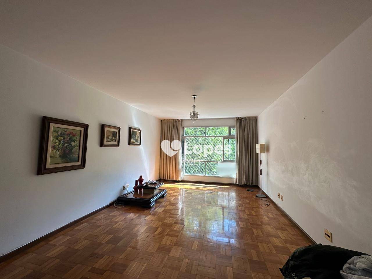 Apartamento à venda com 3 quartos, 161m² - Foto 2