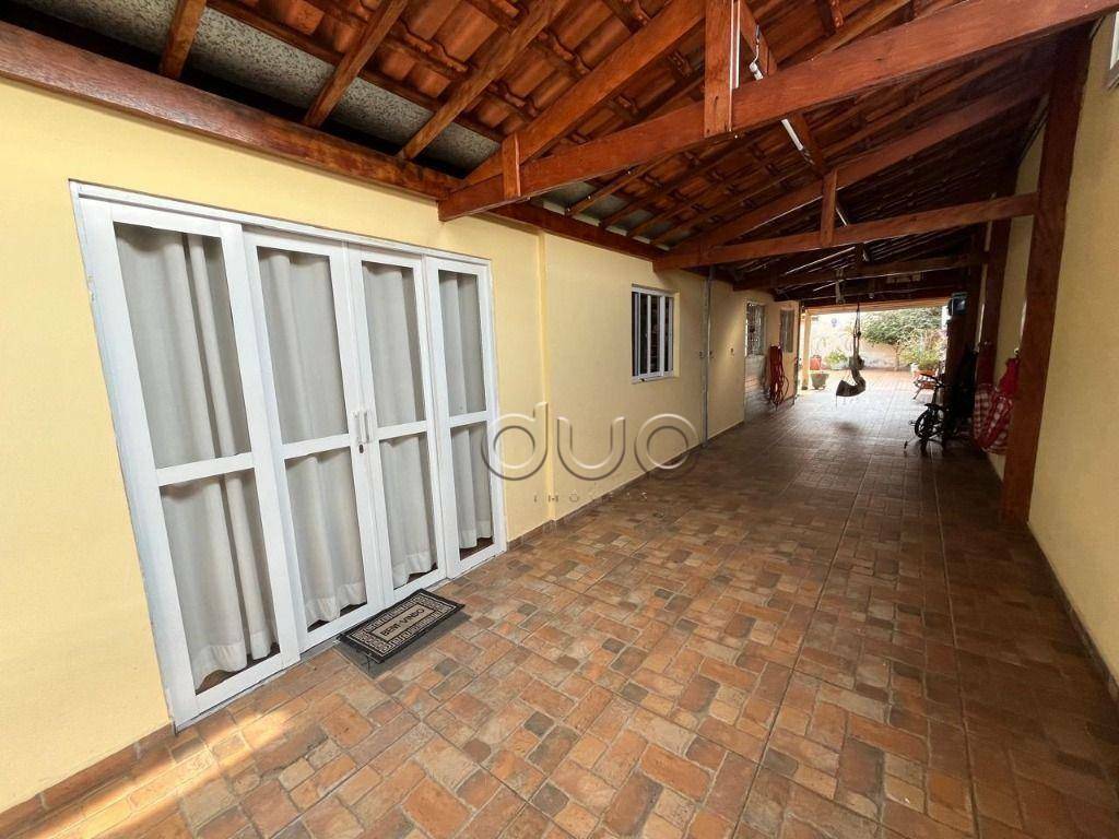 Casa à venda com 3 quartos, 141m² - Foto 2