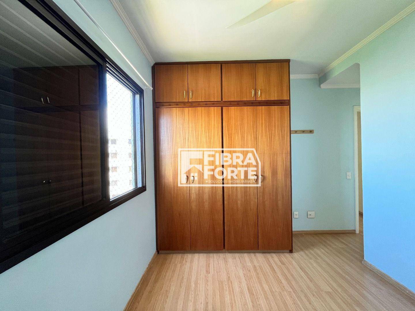 Apartamento para alugar com 2 quartos, 69m² - Foto 13