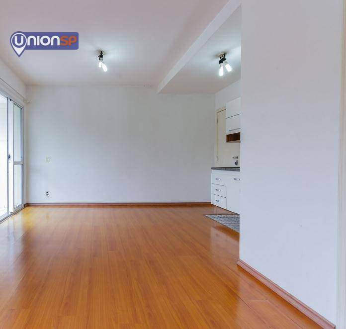 Apartamento à venda com 1 quarto, 38m² - Foto 8