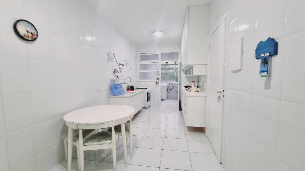 Apartamento à venda com 3 quartos, 200m² - Foto 19