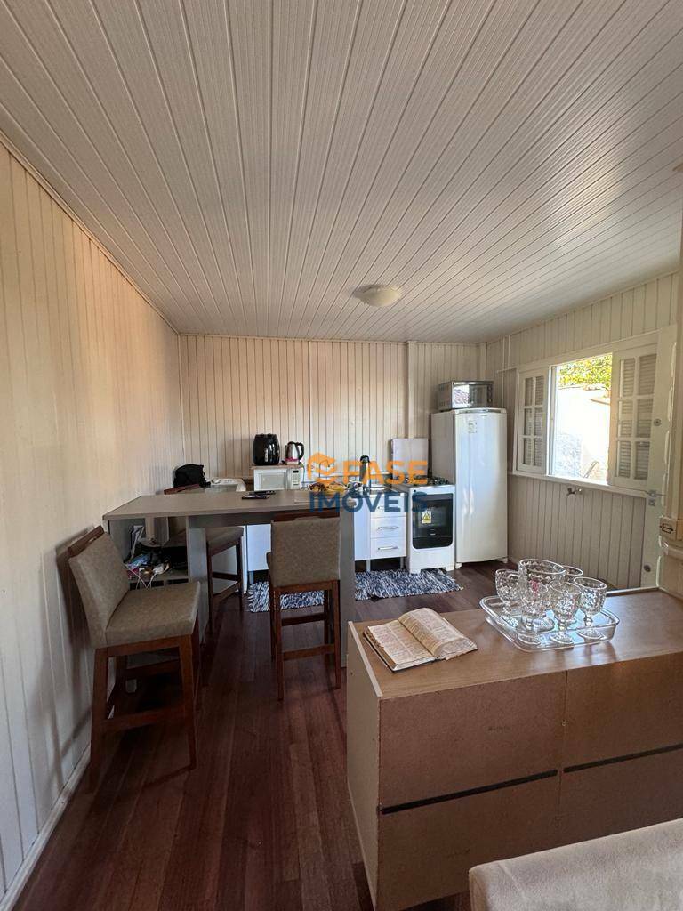 Casa à venda com 2 quartos, 81m² - Foto 3
