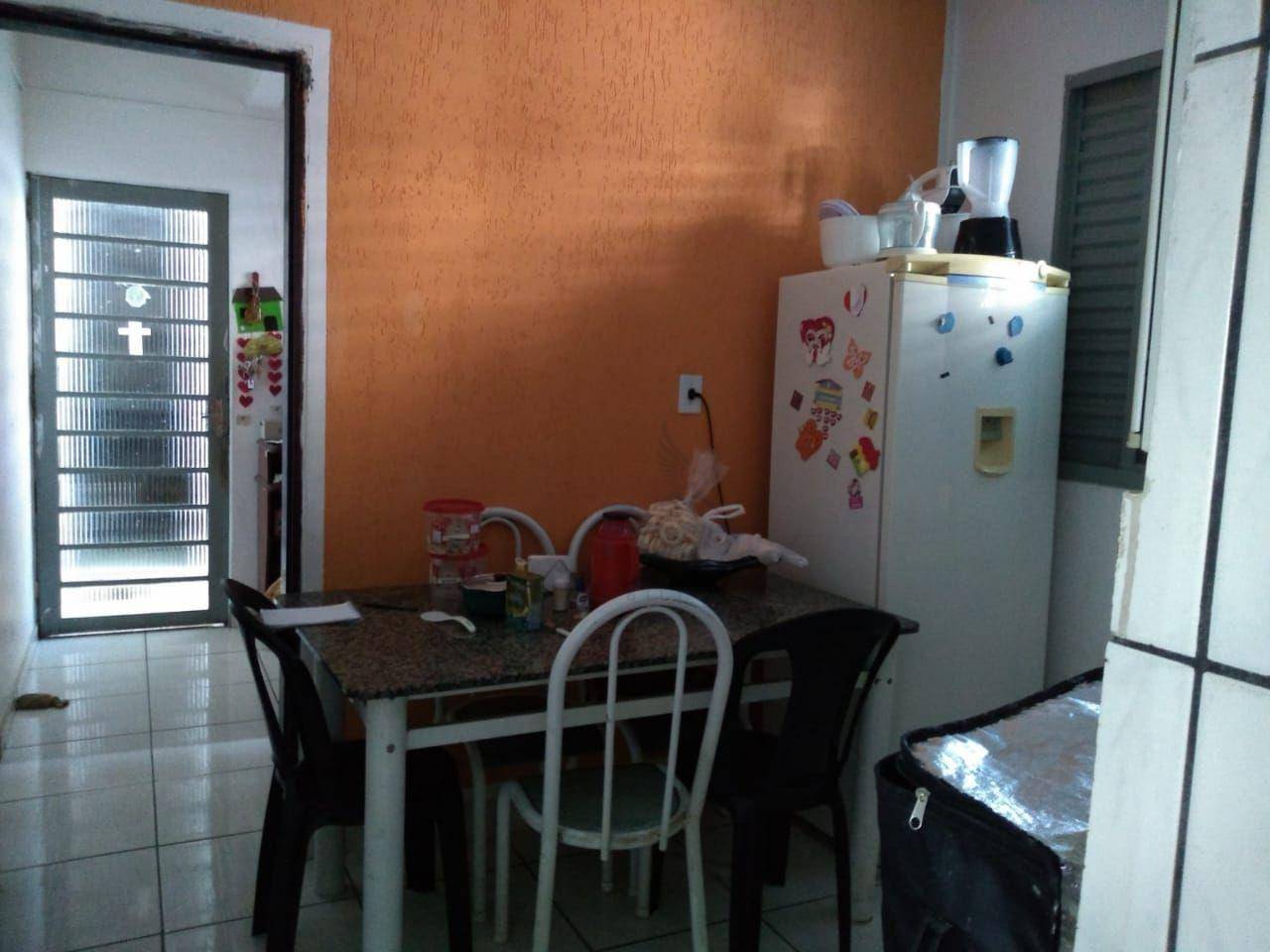 Casa à venda com 3 quartos, 200M2 - Foto 2