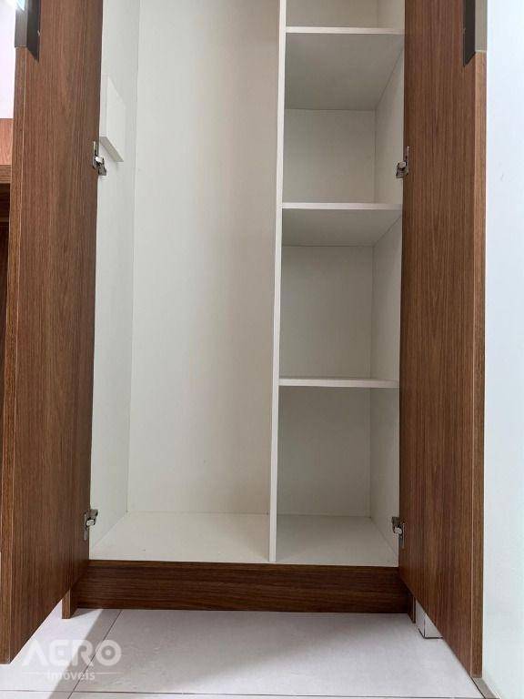 Apartamento para alugar com 2 quartos, 64m² - Foto 28