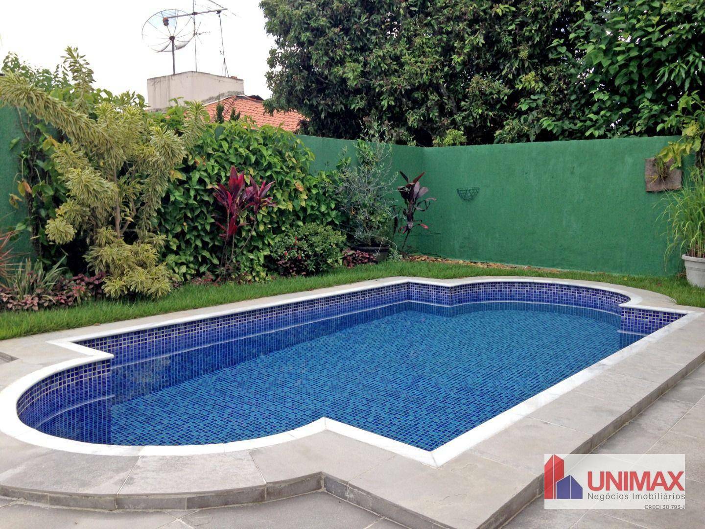 Casa de Condomínio à venda com 4 quartos, 278m² - Foto 1