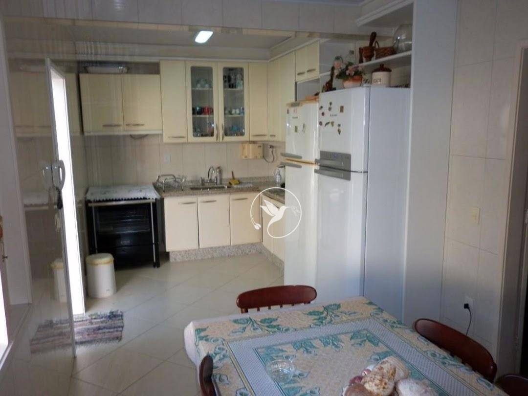 Casa à venda com 5 quartos, 300m² - Foto 10