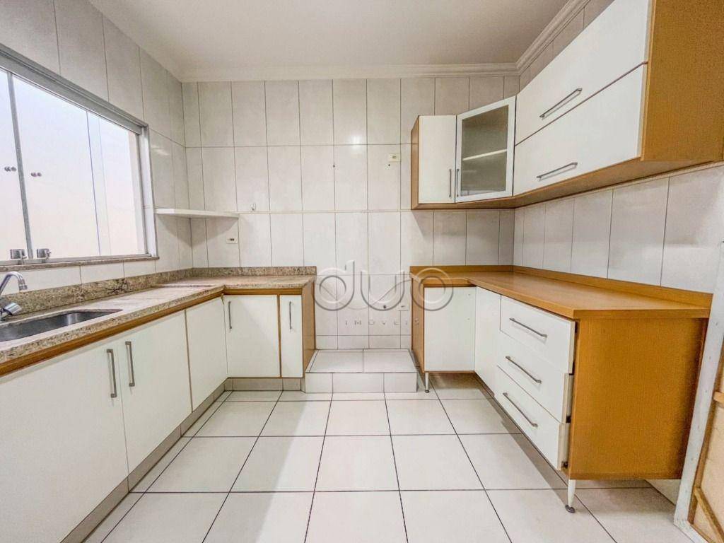 Casa, 3 quartos, 180 m² - Foto 1
