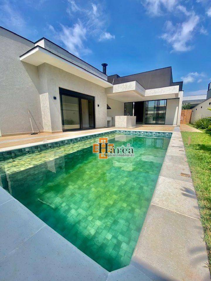 Casa de Condomínio à venda com 3 quartos, 242m² - Foto 2
