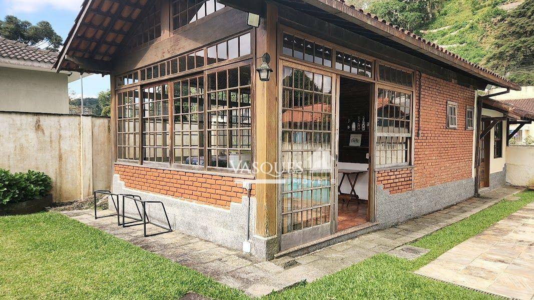 Casa à venda com 4 quartos, 230m² - Foto 57