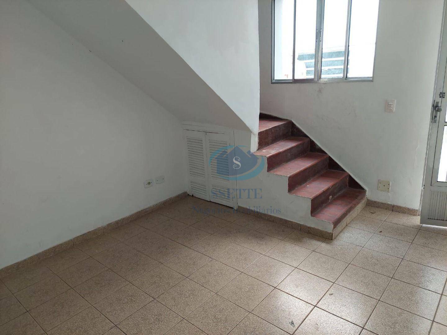 Sobrado para alugar com 2 quartos, 70m² - Foto 1