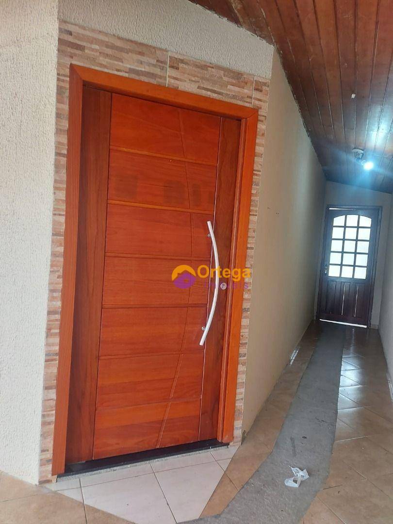 Casa à venda com 3 quartos, 180m² - Foto 2